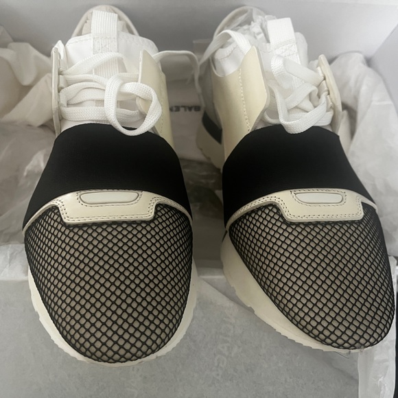 BRAND NEW NEVER WORN IN BOX BALENCIAGA SNEAKERS - Picture 1 of 2